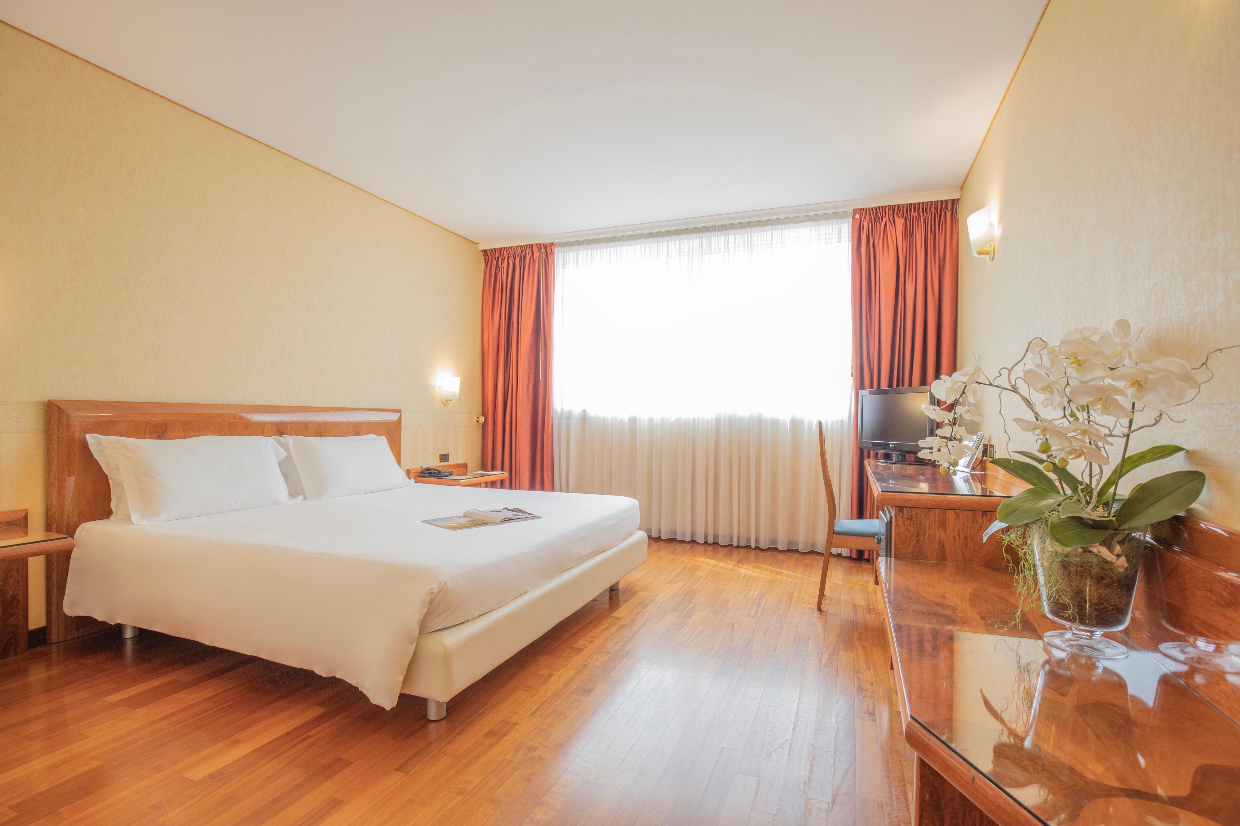 Montresor Hotel Tower Bussolengo Esterno foto