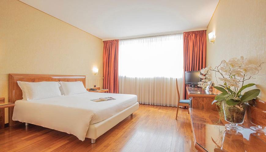 Montresor Hotel Tower Bussolengo Esterno foto
